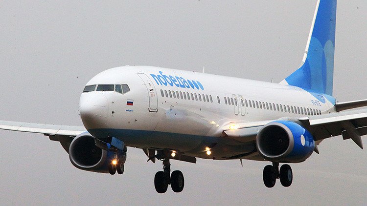 "Una broma inadecuada": Un pasajero de una aerolínea rusa amenaza con hacer explotar un avión