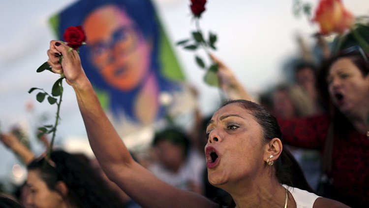 Las mujeres resisten en Brasil: movimientos feministas se unen contra el golpe patriarcal de Temer