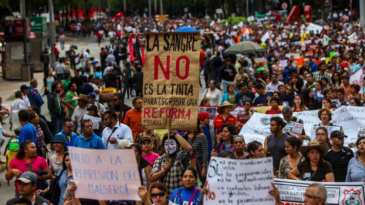 Con apoyo de familias y alumnos, el magisterio intensifica protestas en Ciudad de México