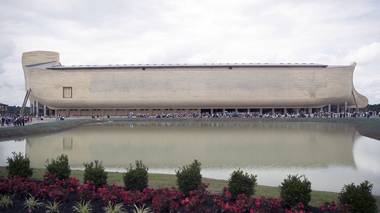Abre sus puertas en EE.UU. un polémico modelo del Arca de Noé