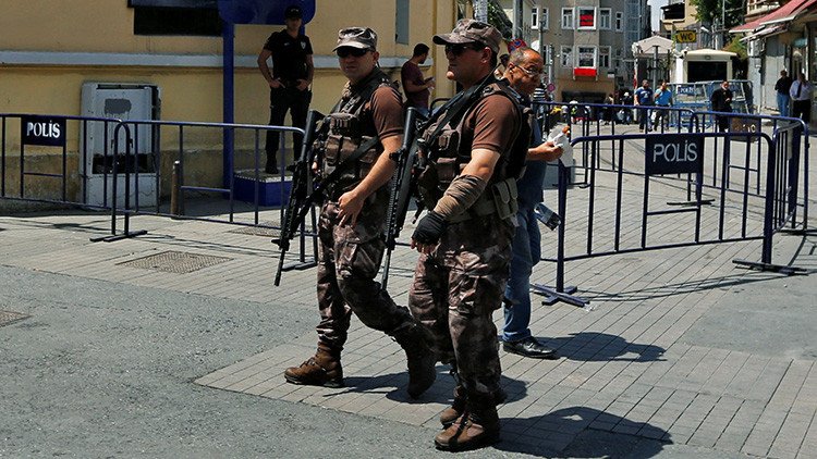 El Ejército turco declara la ley marcial, según medios locales
