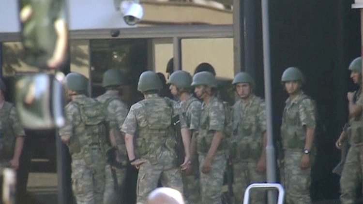 Soldados detenidos por el golpe de Estado fallido afirman que pensaban que se trataba de maniobras