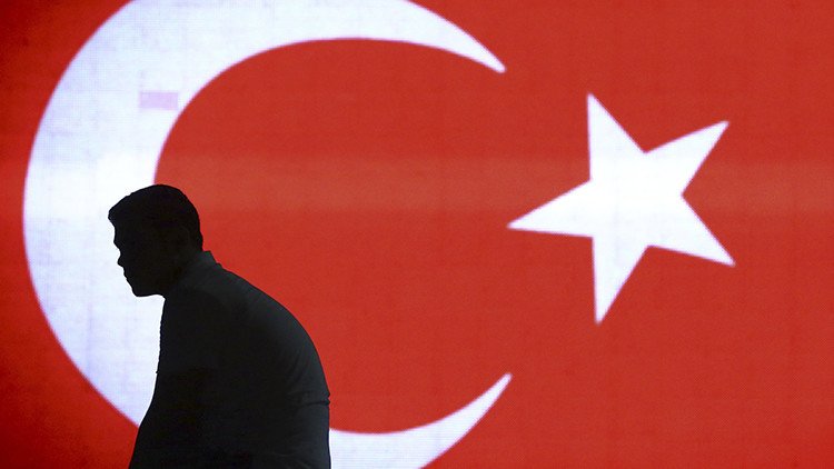 Por qué se organizó y por qué fracasó el intento de golpe de Estado en Turquía