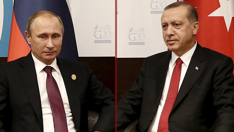 Putin habla con Erdogan tras el golpe de Estado fallido en Turquía