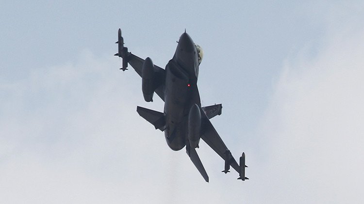 VIDEO: Bombardean una base aérea cerca de Ankara