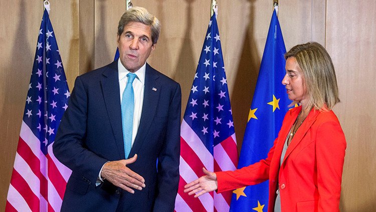 Kerry advierte a Turquía: "La OTAN tiene un requisito con respecto a la democracia"