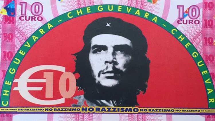 ¿Por qué un pueblo italiano entrega a los refugiados billetes falsos del Che, Chávez y Marx?