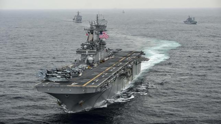 ¿Camino a "un desastre"? EE.UU. promete seguir con sus operaciones en el mar de la China Meridional