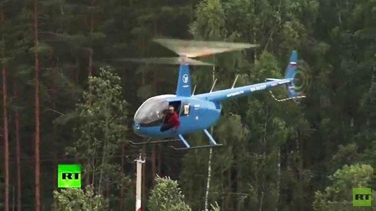 A vista de pasajero: Campeonato de pilotos de helicópteros en Rusia (VIDEO 360º)