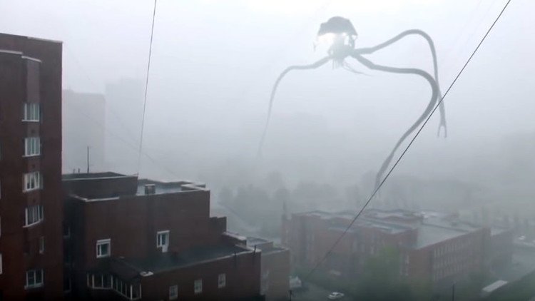 La guerra de los mundos: un terrorífico trípode extraterrestre 'invade' una ciudad rusa