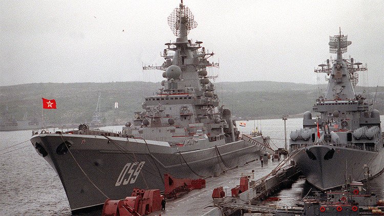 Acorazado de EE.UU. contra crucero soviético: ¿quién vencería en una batalla naval épica?