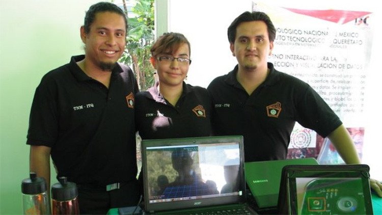 Estudiantes mexicanos crean un revolucionario traductor del lenguaje de señas