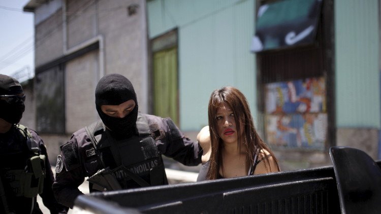 Vivir y morir entre maras: Cómo las pandillas dominan a la sociedad en El Salvador
