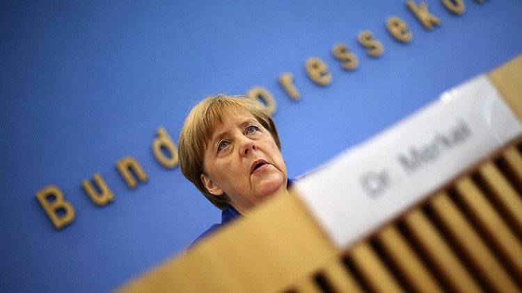 Merkel: Los atacantes refugiados se burlan de Alemania, pero la política migratoria no cambiará