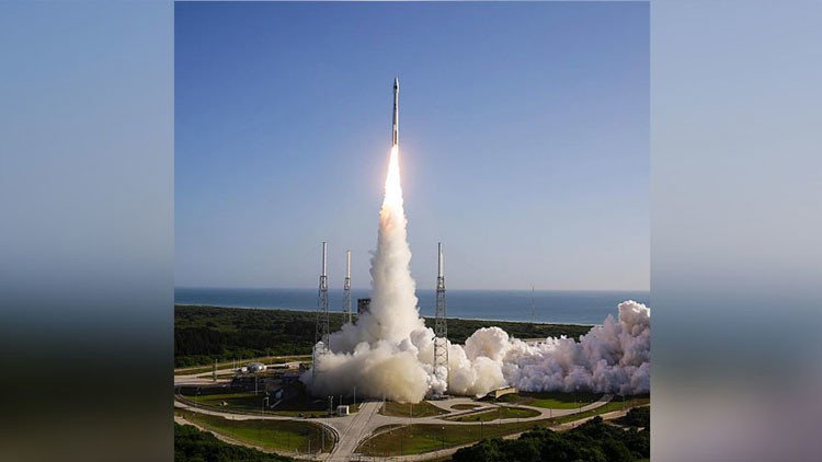 EE.UU.: Satélite espía despega en un cohete portador Atlas 5 para una misión secreta (foto, video)