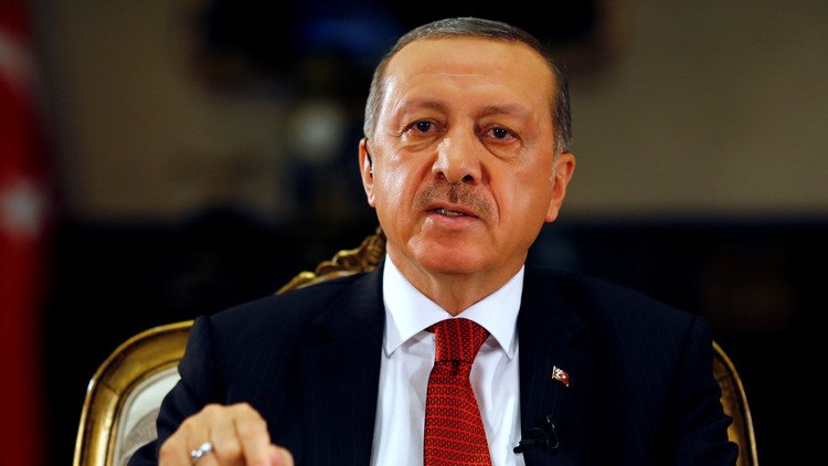 Erdogan acusa a un alto general estadounidense de aliarse con los golpistas
