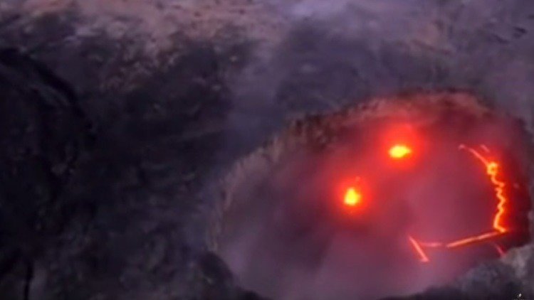 Video: Un volcán en Hawái muestra su 'rostro sonriente'