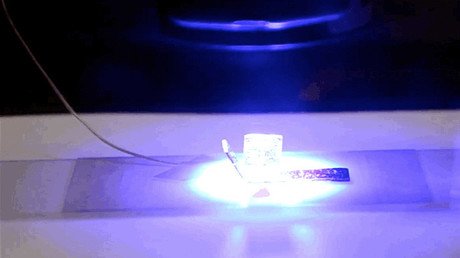 Crean un material inteligente que cambia de forma y se 'cura'