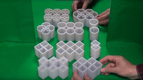 'La Ilusión óptica del año': Figuras geométricas cambian de forma al reflejarse en el espejo