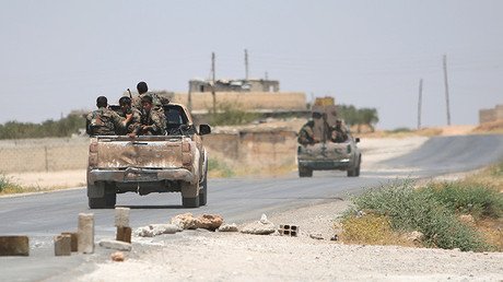 Video: Islamistas ejecutan al piloto de un avión accidentado cerca de Damasco 