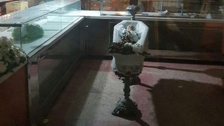 Crónica de ultratumba: velan a una mujer en una fábrica de pastas en Buenos Aires