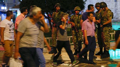 Erdogan llama a los ciudadanos turcos a salir a la calles para defender la democracia