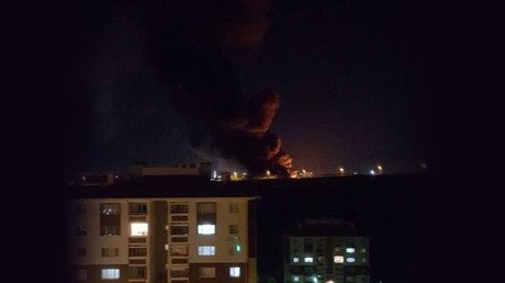 Helicópteros del Ejército disparan contra la sede de la televisión estatal en Ankara