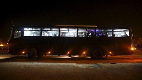 "¡Los odio, cerdos!": un conductor de bus sueco golpea brutalmente a un refugiado sirio (VIDEO)