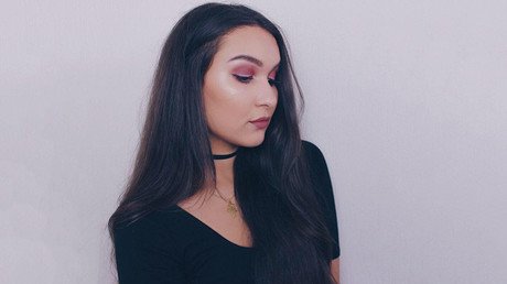 "Estimado terrorista": Una videobloguera musulmana rompe moldes con su condena al ataque de Niza