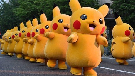 "Capitalismo de vigilancia y sociedad de robots": Oliver Stone arremete contra Pokémon Go