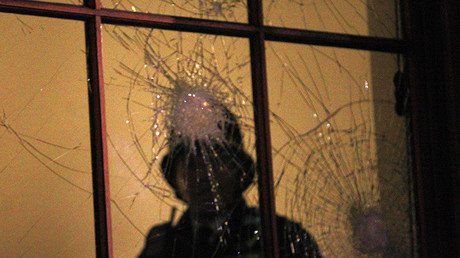 La Policía hace frente a un hombre armado en Reino Unido