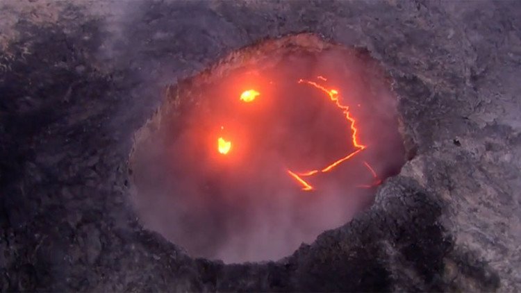 Una erupción volcánica deja lava en forma de emoticono (video)