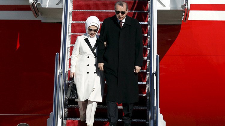 ¿Quién es la esposa de Erdogan? ¿Una filántropa o una compradora compulsiva?