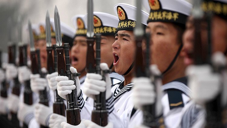 China pide a sus ciudadanos que se preparen para una "guerra popular en el mar"