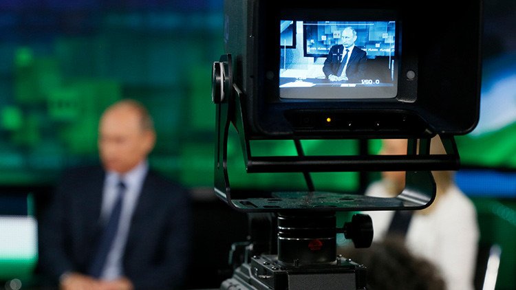 'The Guardian': Occidente ve propaganda solo en Rusia, pero no la ve en casa