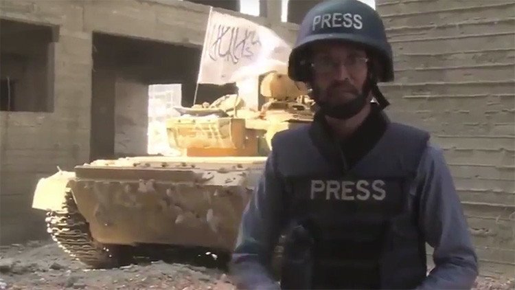 Video: Un misil hiere a un periodista que cubría una contraofensiva terrorista en Alepo