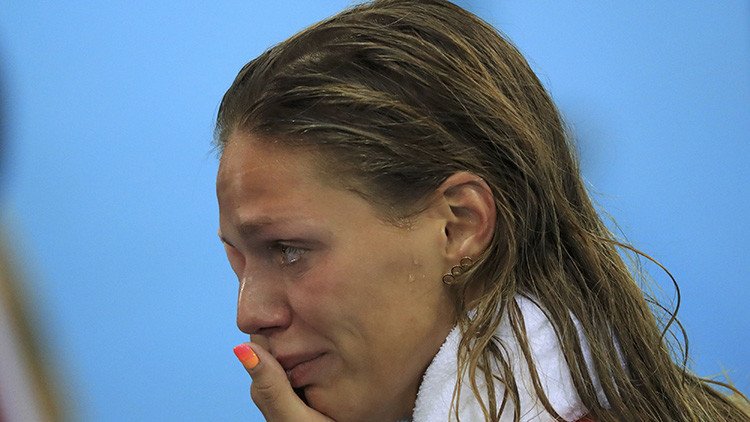 La medalla más sufrida: Una  nadadora rusa gana una plata en medio del desprecio del público 