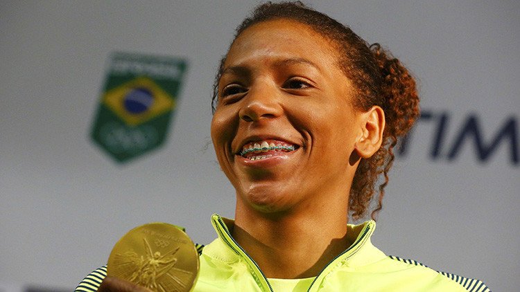 De la favela a la gloria: la historia de una brasileña, repudiada en la redes, que ganó el oro