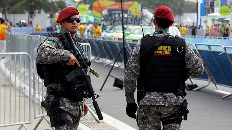 Brasil: Un policía muere tras ser desarmado por un detenido