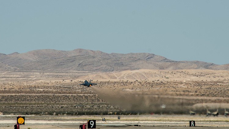 Un avión militar estadounidense se estrella en Las Vegas
