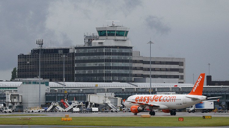 Evacuan una terminal del aeropuerto de Manchester por un paquete sospechoso