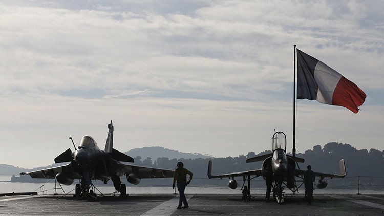 La Aviación francesa ataca posiciones de los yihadistas en Raqa, Siria
