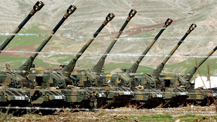 El Ejército turco ataca posiciones del Estado Islámico y de los kurdos en el norte de Siria
