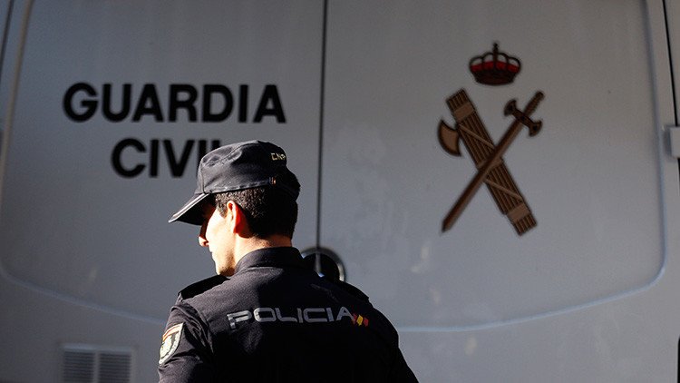 "Nos recuerda al golpe del 23F": Caos y enfrentamiento entre la Policía y la Guardia Civil en España