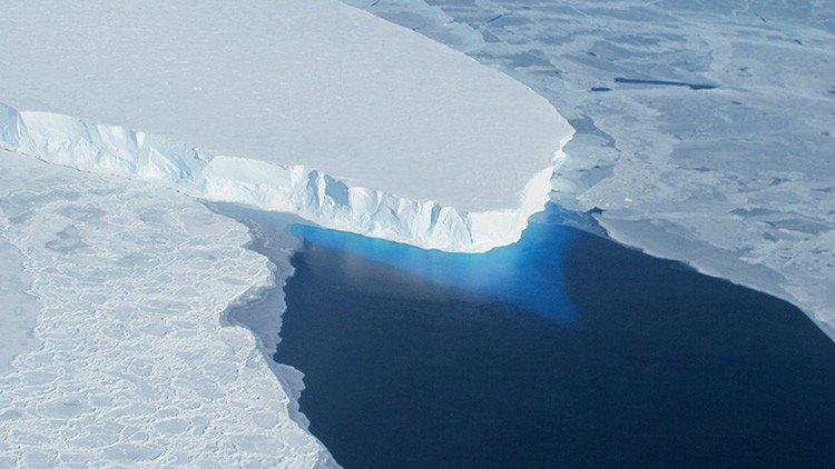 Aumenta la grieta de 130 kilómetros que amenaza a una gran plataforma de hielo de la Antártida