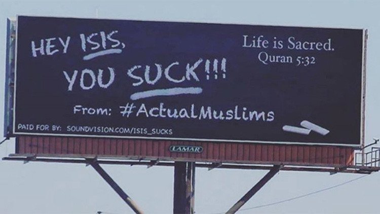 '¡Oye EI, das asco!': musulmanes siembran varias ciudades de EE.UU. con carteles antiyihadistas