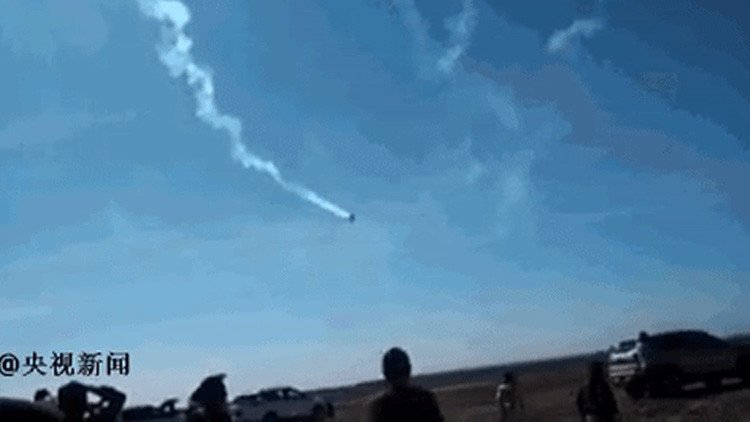 Un avión se estrella durante un espectáculo aéreo en China