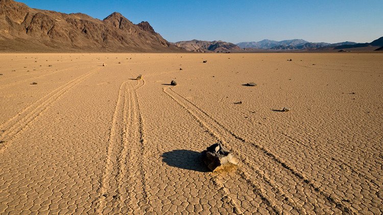 Un tema 'resbaladizo': Resuelven el misterio de las piedras deslizantes del Valle de la Muerte