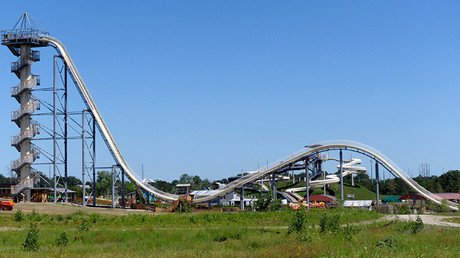 Un niño de 10 años muere en el tobogán de un parque acuático en EE.UU.