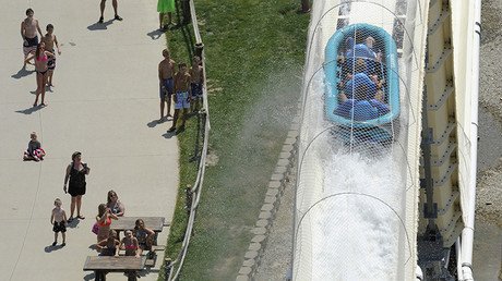 Revelan la causa de la muerte de un hijo de un legislador de EE.UU. en el tobogán más alto del mundo